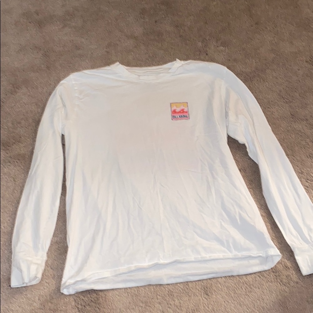 Longs sleeve graphic shirt.